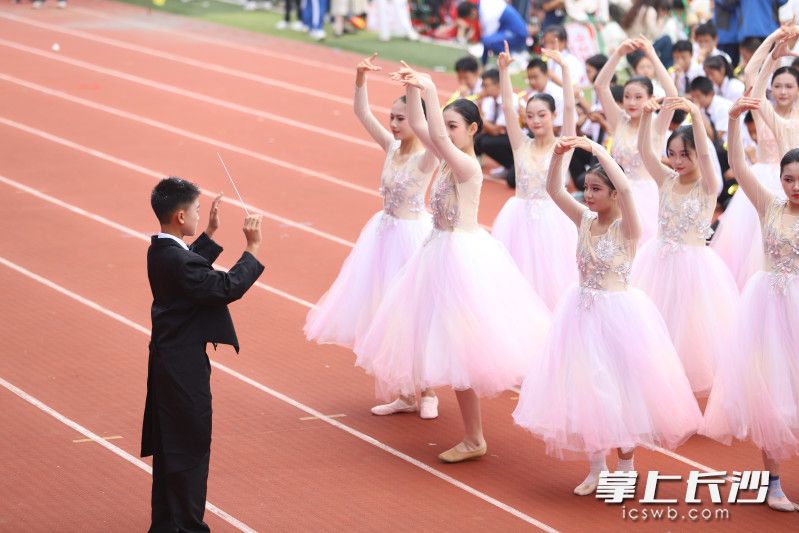 秋意正浓，青春飞扬。