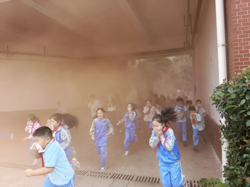 开福区清水塘清溪小学关工委组织消防疏散演练。通讯员供图 开福区清水塘清溪小学关工委组织消防疏散演练。通讯员供图