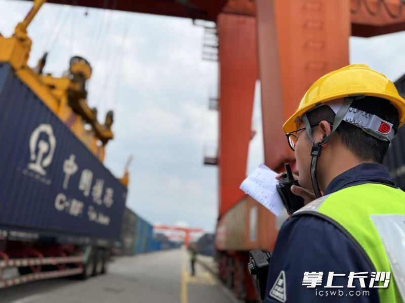 平湖南物流基地发往湖南的货运班列运量实现稳健增长。