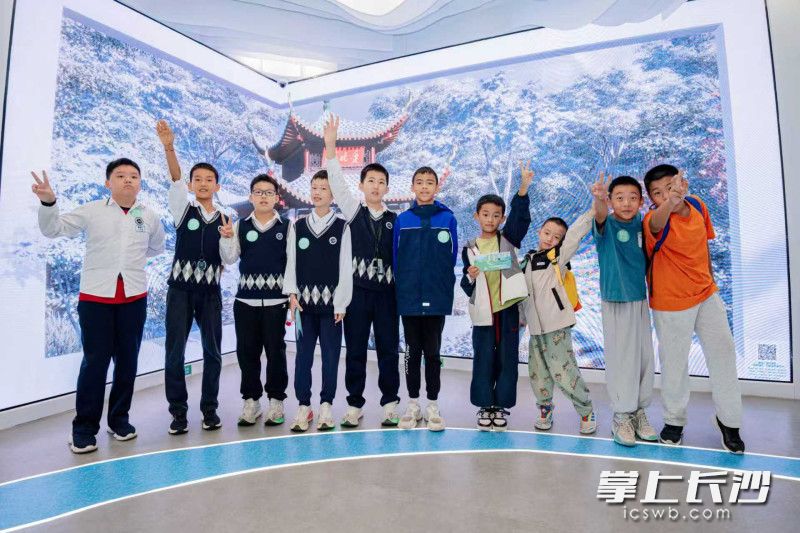 孩子们沉浸式解锁低碳智慧。 孩子们沉浸式解锁低碳智慧。