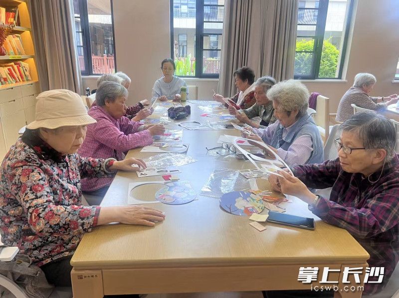 长沙芙蓉区社会福利中心组织丰富的活动。