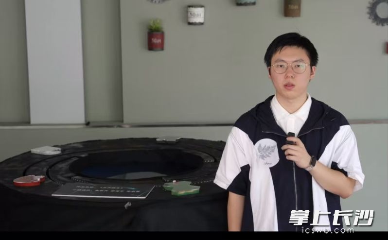 廖俊宇介绍,系列文创设计灵感源自团队成员对中国传统文化的热爱。 廖俊宇介绍,系列文创设计灵感源自团队成员对中国传统文化的热爱。