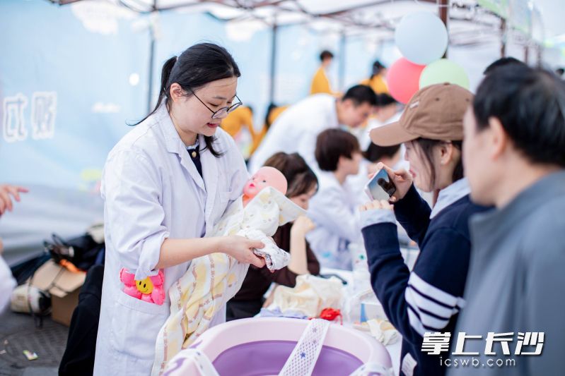 边逛边学习育儿技能。 边逛边学习育儿技能。