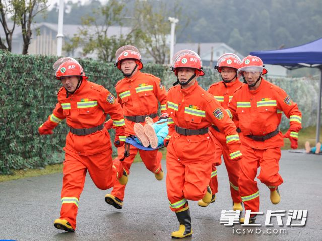 人员搜救项目比赛现场。