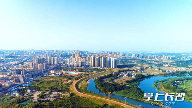 作为宁乡母亲河的沩水穿城而过,滋养了这里勤劳善良的人们,也见证了一座朝气蓬勃的城市崛起。受访方供图 作为宁乡母亲河的沩水穿城而过,滋养了这里勤劳善良的人们,也见证了一座朝气蓬勃的城市崛起。受访方供图