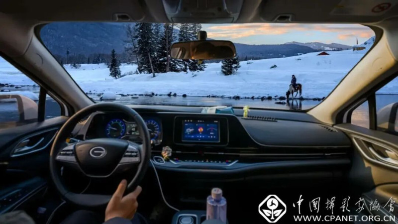 新疆喀纳斯。新能源遇见最美中国组图之一。 刘贤宏 摄 新疆喀纳斯。新能源遇见最美中国组图之一。 刘贤宏 摄