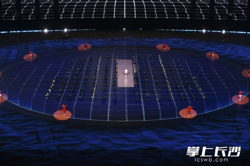 《全民运动·幸福长沙》的精彩画面中拉开帷幕，全景展现长沙全民健身的火热场景与城市蓬勃向上的精神风貌。