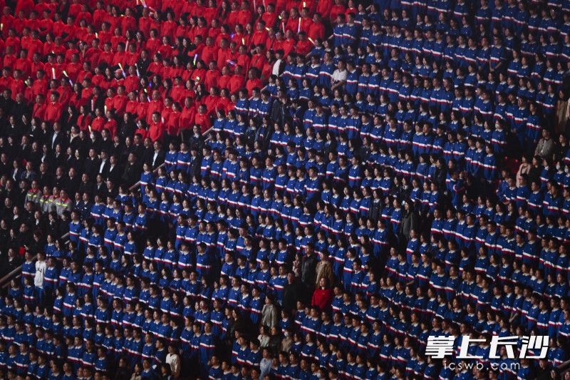 开幕式现场观众方阵。