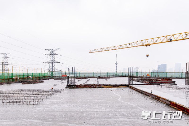项目封顶现场。 均为长沙晚报通讯员周栋麒供图