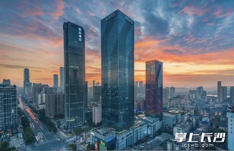 泊富国际广场汇集众多金融总部企业。 长沙晚报通讯员 尹青 供图