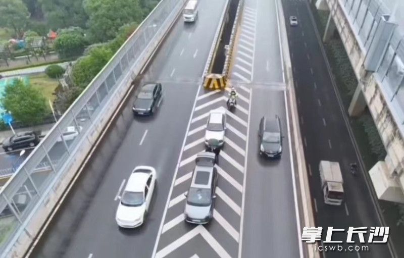 无人机拍摄的事故现场画面。 通讯员供图