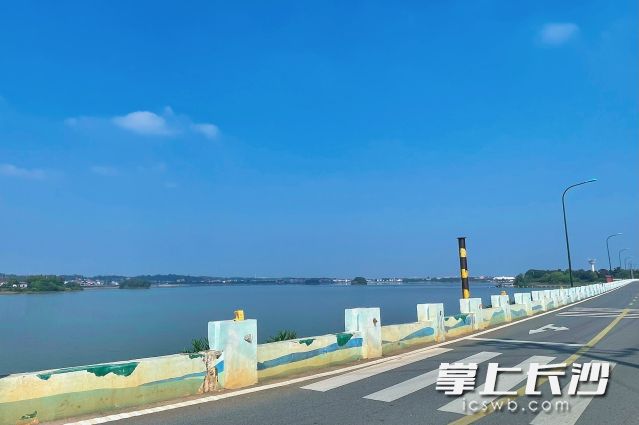 长沙今日迎来了好天气“体验卡”。 长沙晚报全媒体记者 舒元臻 摄 长沙今日迎来了好天气“体验卡”。 长沙晚报全媒体记者 舒元臻 摄