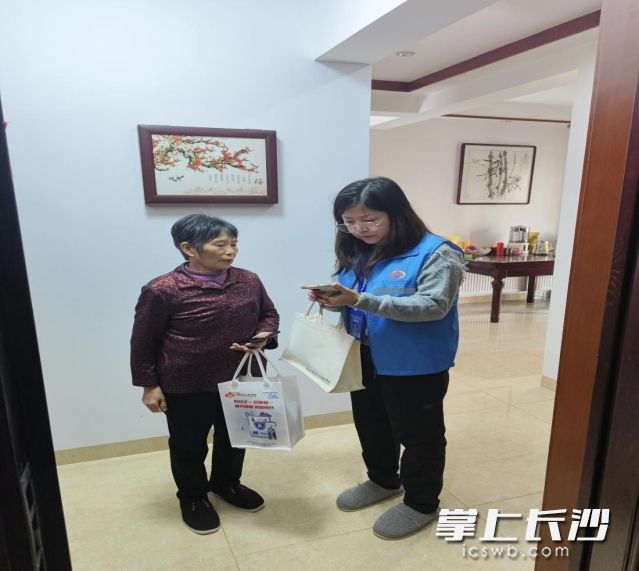 此次行动共走访居民200余户，整改安全隐患12处。  长沙晚报通讯员 彭超 李双惠供图