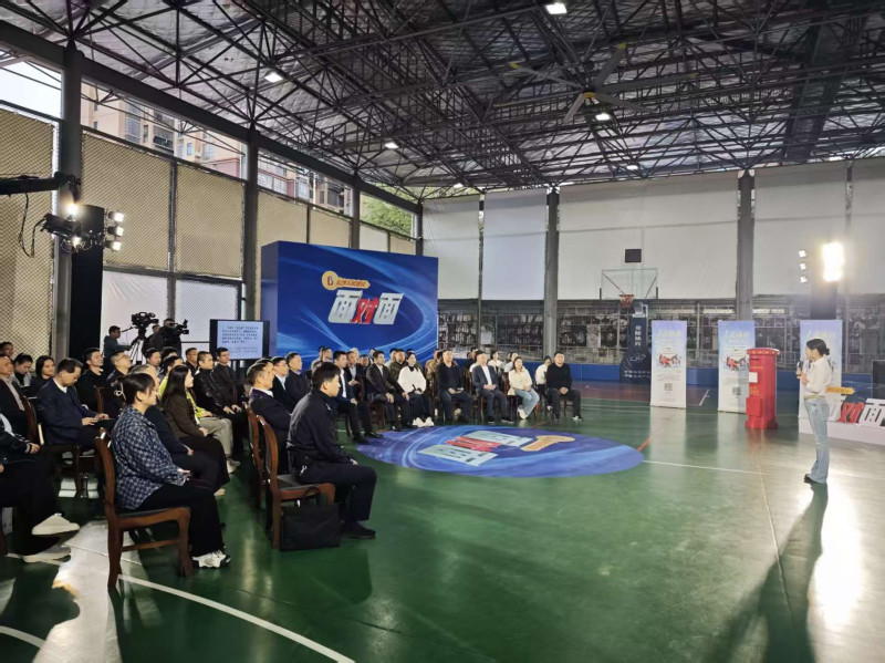 11月6日,由市委社会工作部主办的长沙人民建议“面对面”活动第二期在长沙县泉塘街道举行。均为通讯员供图 11月6日,由市委社会工作部主办的长沙人民建议“面对面”活动第二期在长沙县泉塘街道举行。均为通讯员供图