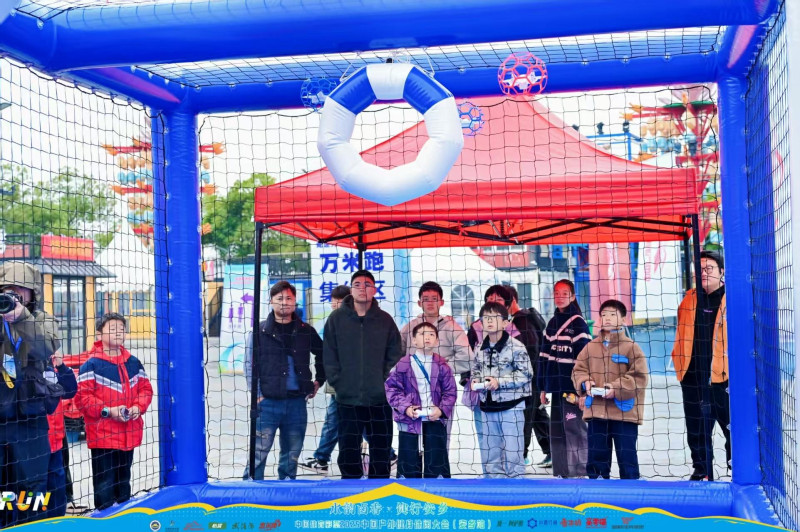 无人机足球赛。均为主办方 供图