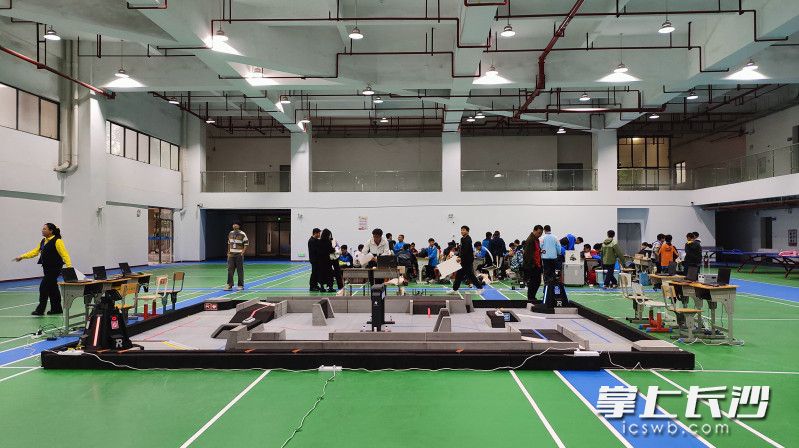 第17届湖南省青少年太空机器人竞赛现场。均为长沙晚报通讯员 肖欣磊 供图 第17届湖南省青少年太空机器人竞赛现场。均为长沙晚报通讯员 肖欣磊 供图