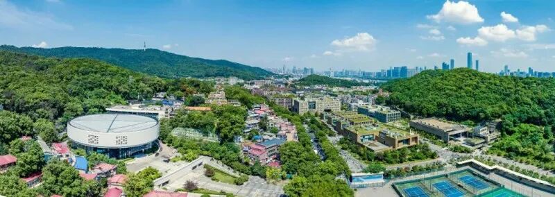 岳麓山大学科技城与湘江科学城“双城联动”，汇聚1009家省级以上创新平台，为AI创新提供“最强大脑”。