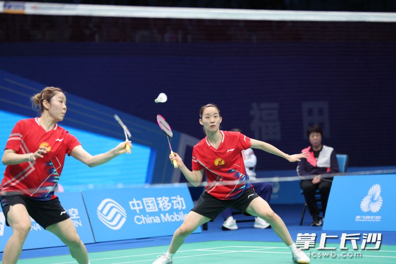 湖南队贾一凡/张驰（右）在比赛中。均为长沙晚报特派全媒体记者 王志伟 摄