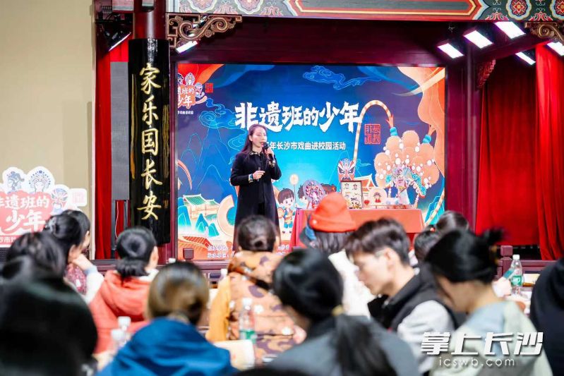 不同背景的知识体系与思维模式在协作中充分碰撞。 不同背景的知识体系与思维模式在协作中充分碰撞。