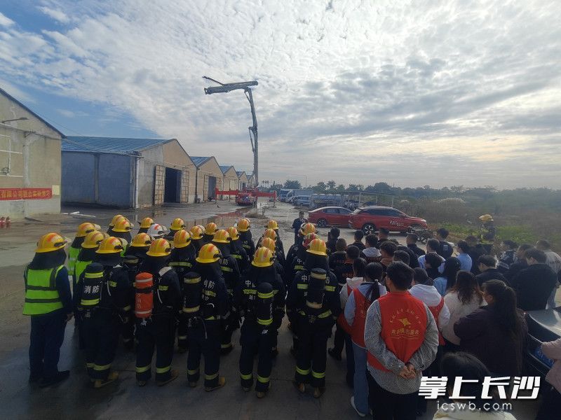 整装待发。 均为长沙晚报通讯员 王磊 摄