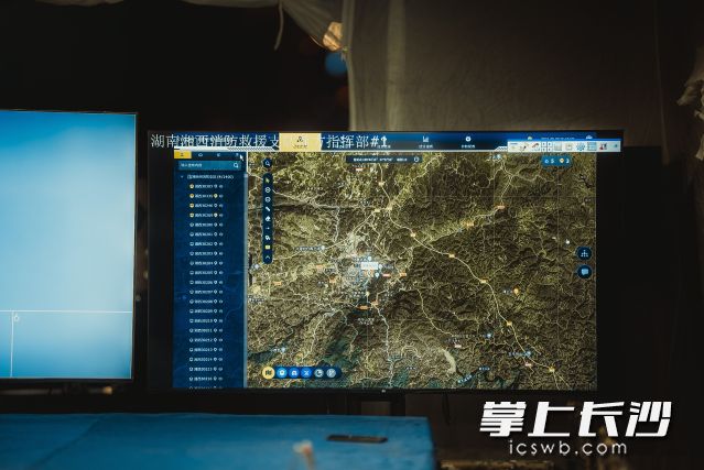 地下建筑结构复杂,信号穿透能力极差,是应急救援中公认的通信盲区与难点。 地下建筑结构复杂,信号穿透能力极差,是应急救援中公认的通信盲区与难点。