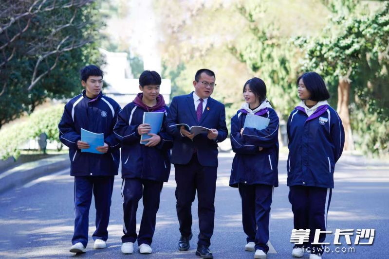 教育在校园里随时发生。