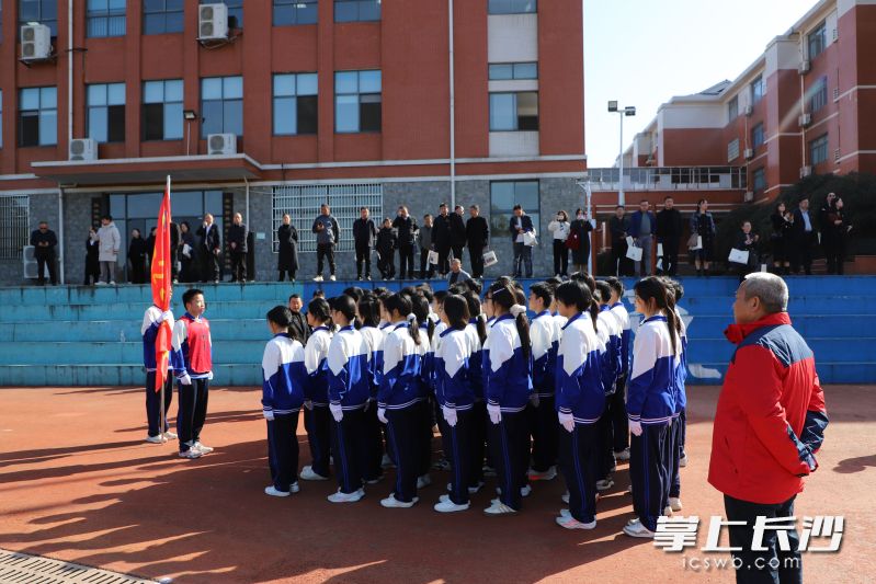 金海高中独具特色的“激情跑操”。