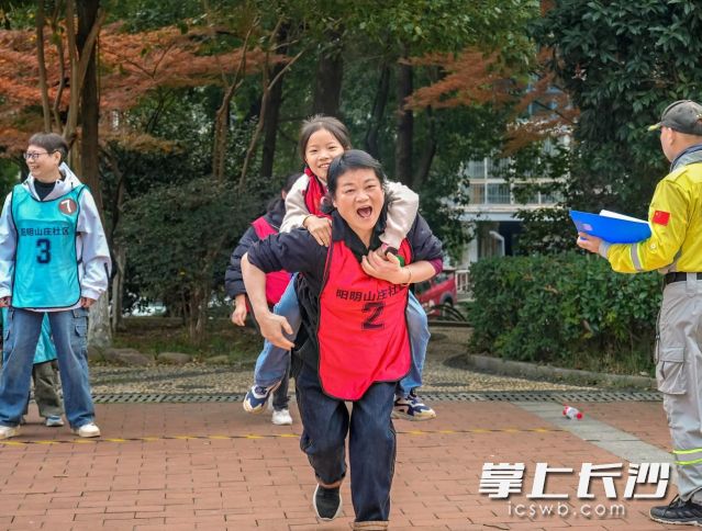 各部门单位打造了沉浸式互动学习体验场景。 均为长沙晚报通讯员向玲娅供图