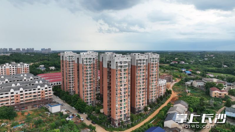 湘阴县许家岭公租房小区航拍图。均为通讯员 李阳 摄 湘阴县许家岭公租房小区航拍图。均为通讯员 李阳 摄