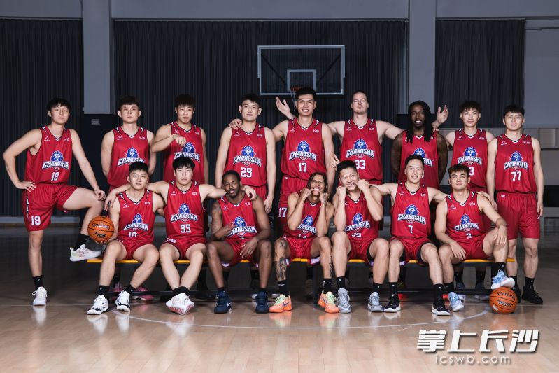 长沙勇胜新赛季全家福。除署名外 均为勇胜俱乐部 供图
