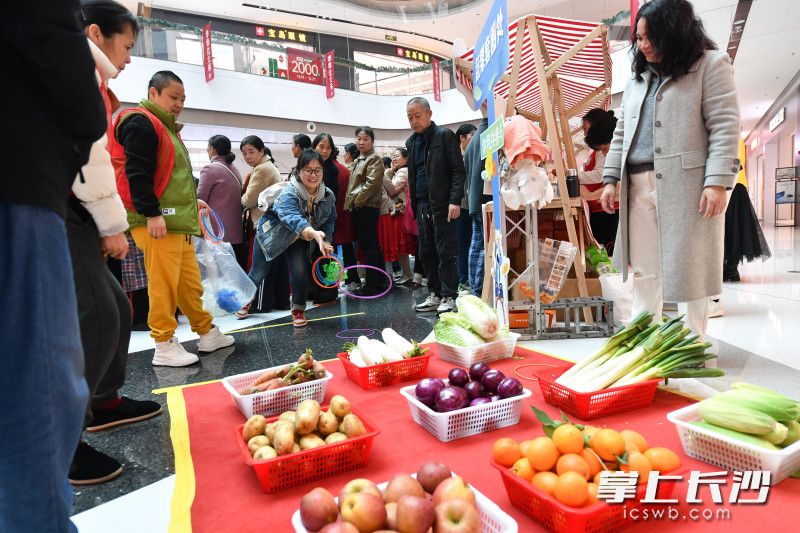 蔬果套圈，好货请你“套”。