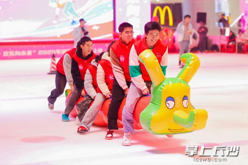 “冰上毛毛虫”项目。 “冰上毛毛虫”项目。