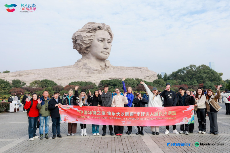 外国友人打卡山水洲城。 外国友人打卡山水洲城。