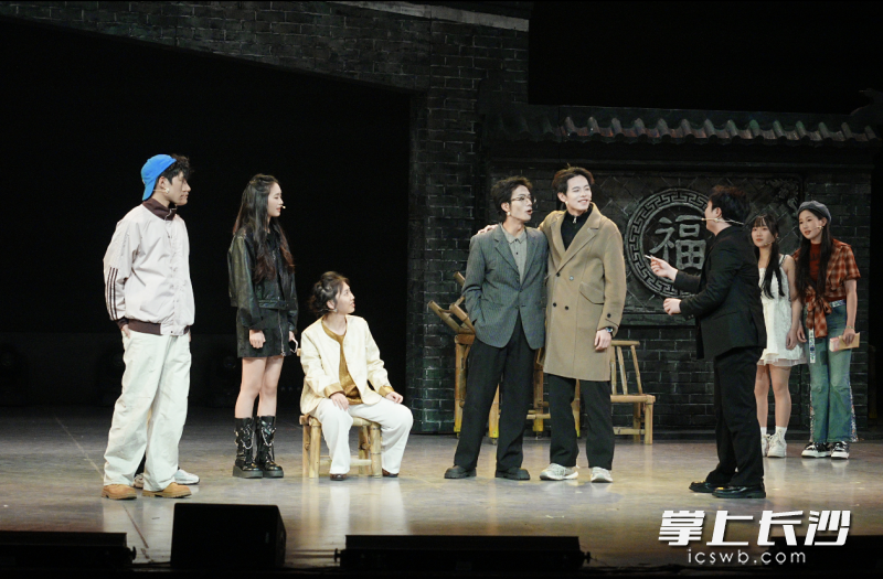 话剧《白果园》以长沙历史文化街区故事为原型。 话剧《白果园》以长沙历史文化街区故事为原型。