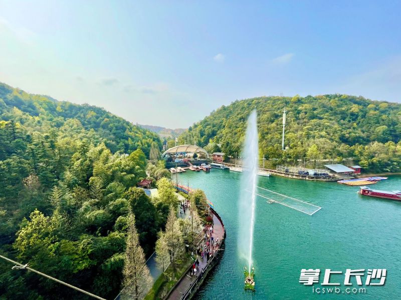 石燕湖生态旅游景区。 石燕湖生态旅游景区。