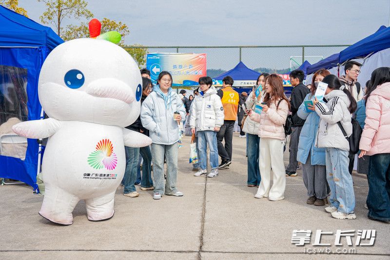 现场气氛热烈。