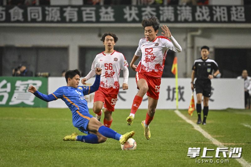 长沙队持球突破。 均为长沙晚报全媒体记者余劭劼摄