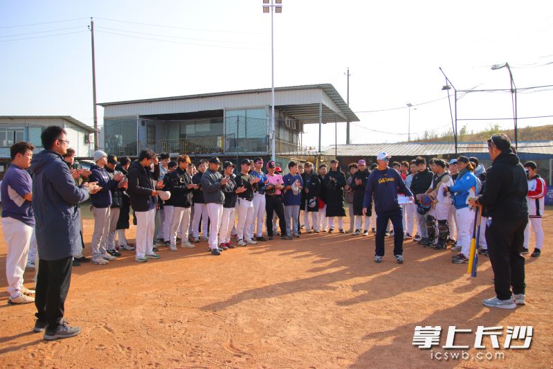 本土球员齐聚 均为受访者 供图 本土球员齐聚 均为受访者 供图