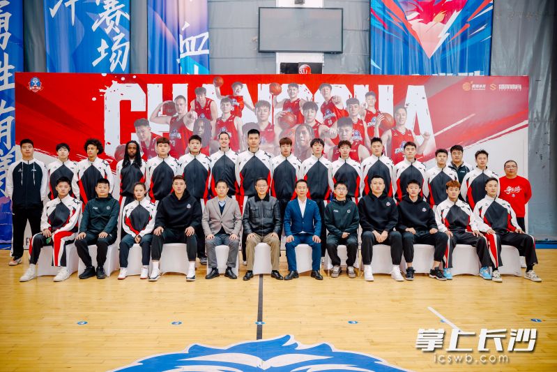 球队全家福。 球队全家福。