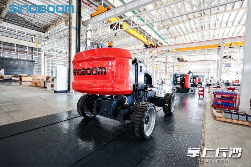 星邦智能墨西哥工厂产品线覆盖全面,可为企业北美市场开拓提供充足产能。受访企业供图 星邦智能墨西哥工厂产品线覆盖全面,可为企业北美市场开拓提供充足产能。受访企业供图