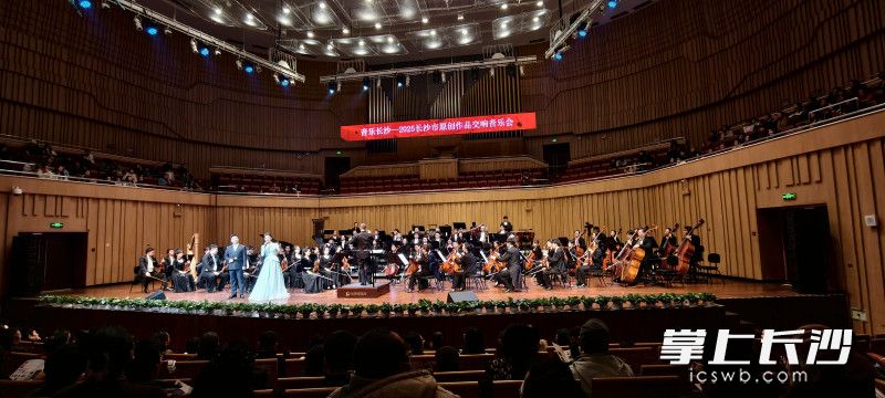 男女声对唱《九伢子》。 均为长沙晚报全媒体记者肖舞摄 男女声对唱《九伢子》。 均为长沙晚报全媒体记者肖舞摄