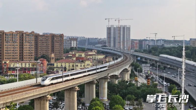 长株潭城际铁路。 长株潭城际铁路。