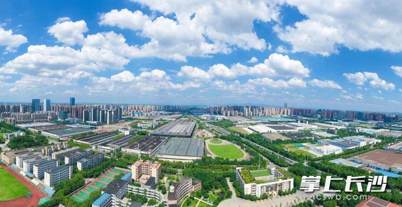 鸟瞰长沙经开区。 均为长沙晚报通讯员舒展供图