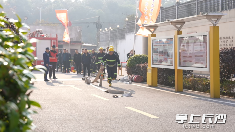 比武精彩瞬间。