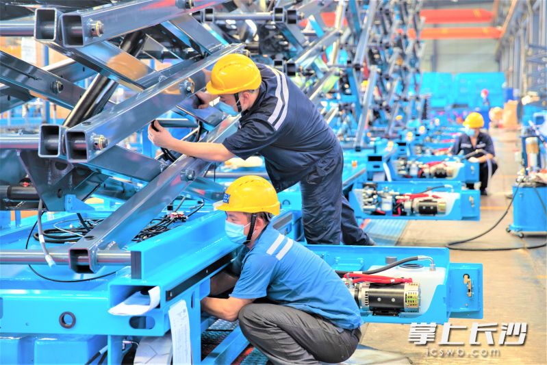 星邦智能不断推出新产品。长沙晚报通讯员 刘静 摄 星邦智能不断推出新产品。长沙晚报通讯员 刘静 摄