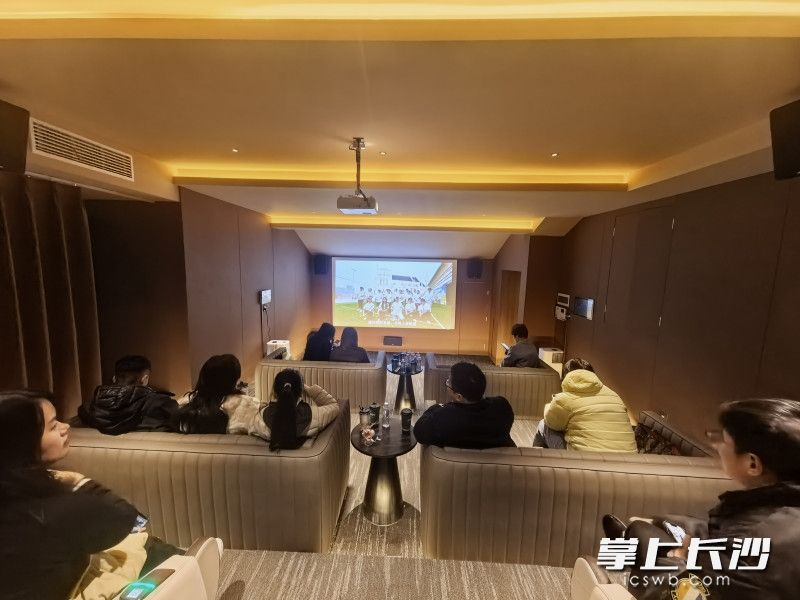 运动爱好者体验弥散氧吧。 均为通讯员供图