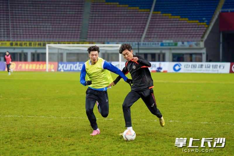 长沙队训练中进行队内对抗赛。