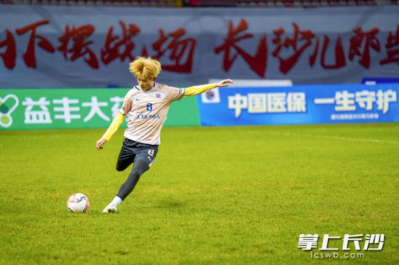 大湾区湖南人队队员在训练中。