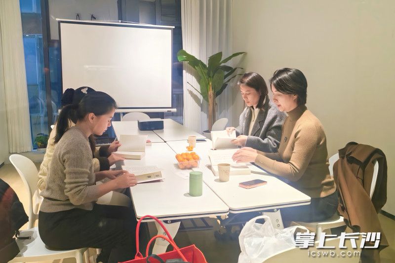 “拾光集”邻里中心为居民提供公共活动空间。长沙晚报全媒体记者 刘攀 摄