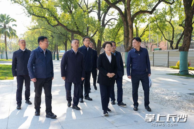 12月26日，省委常委、市委书记吴桂英调研督导“馆园融合”推进工作。 长沙晚报全媒体记者 郭雨滴 摄